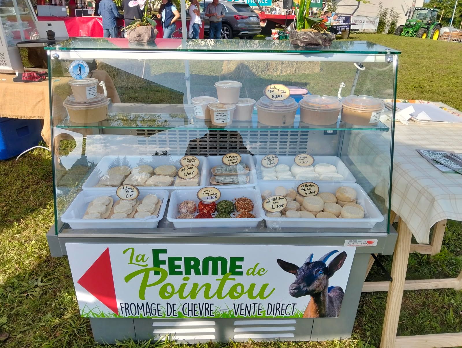 Elevage de chèvre Sarroux-Saint-Julien 